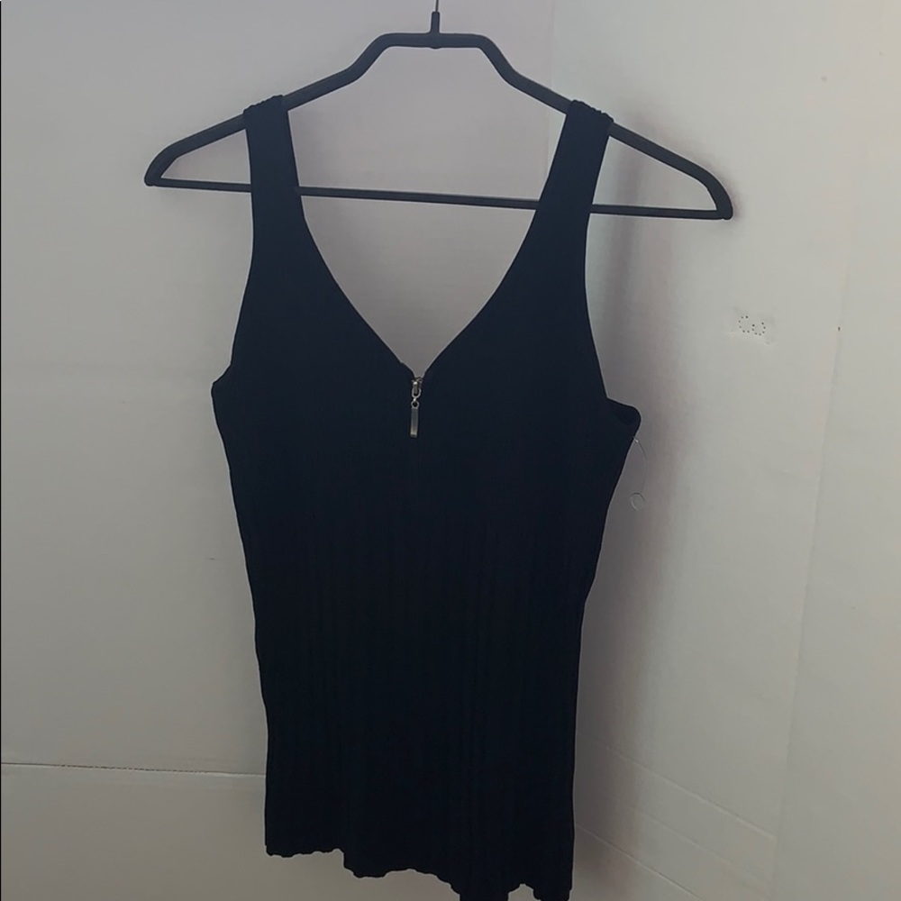 Carol Rose Sleeveless Top Black Zipper down